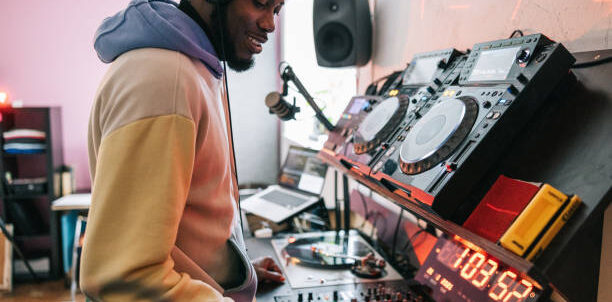 Listen to Bogle on www.cat-radio.online